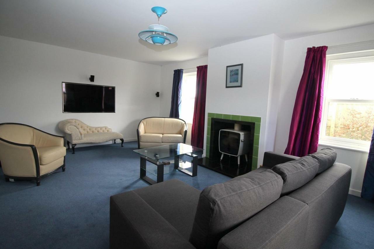 Beautiful Modern House In The Heart Of Gower Holiday home