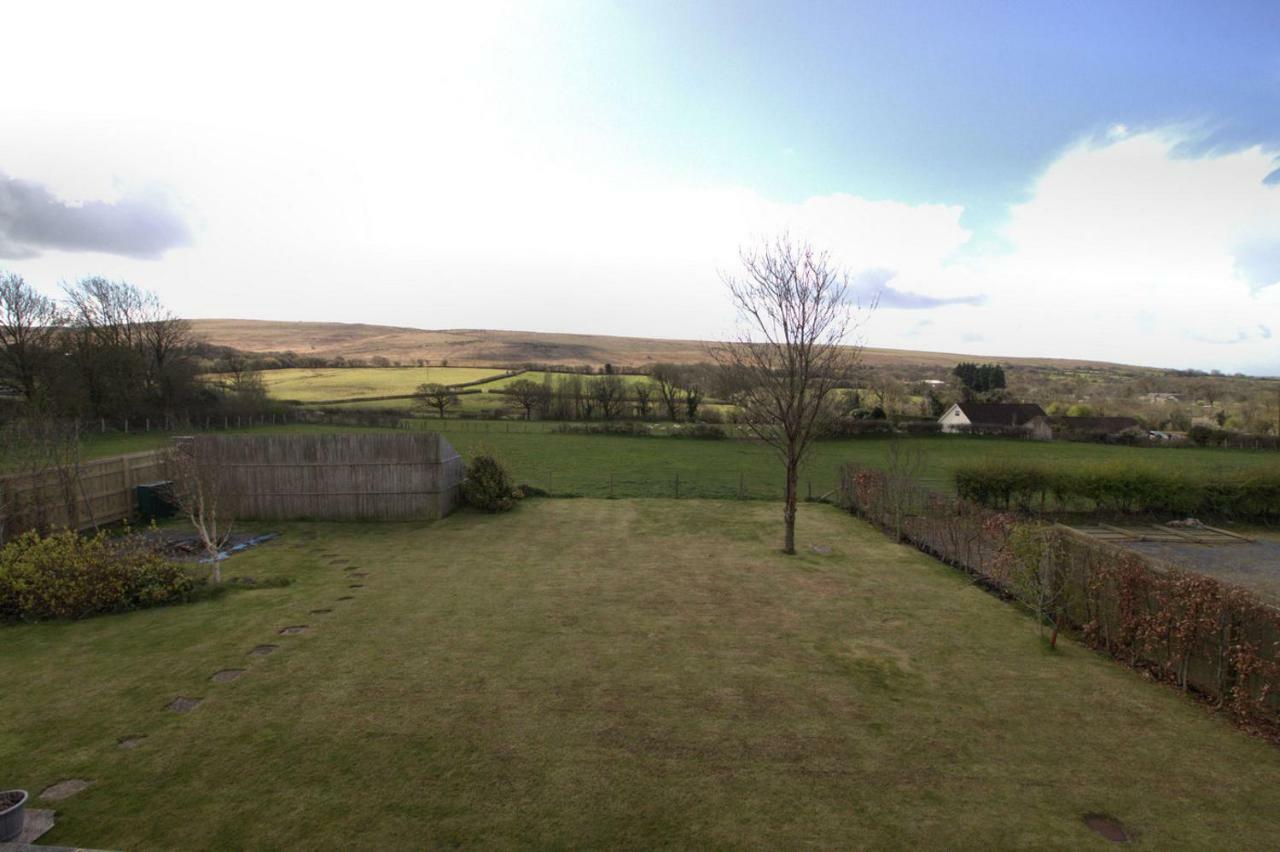 Beautiful Modern House In The Heart Of Gower Holiday home *