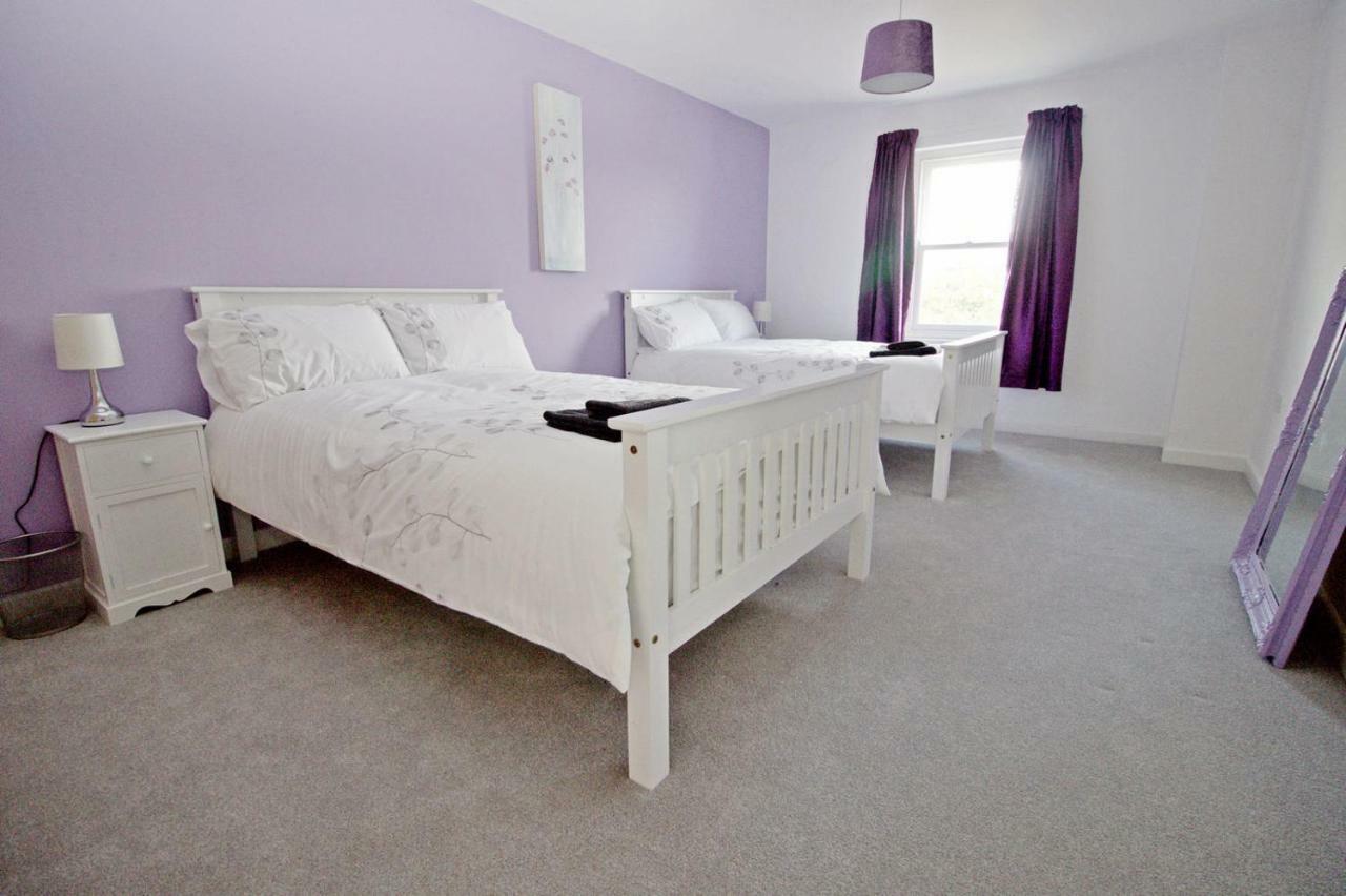Beautiful Modern House In The Heart Of Gower